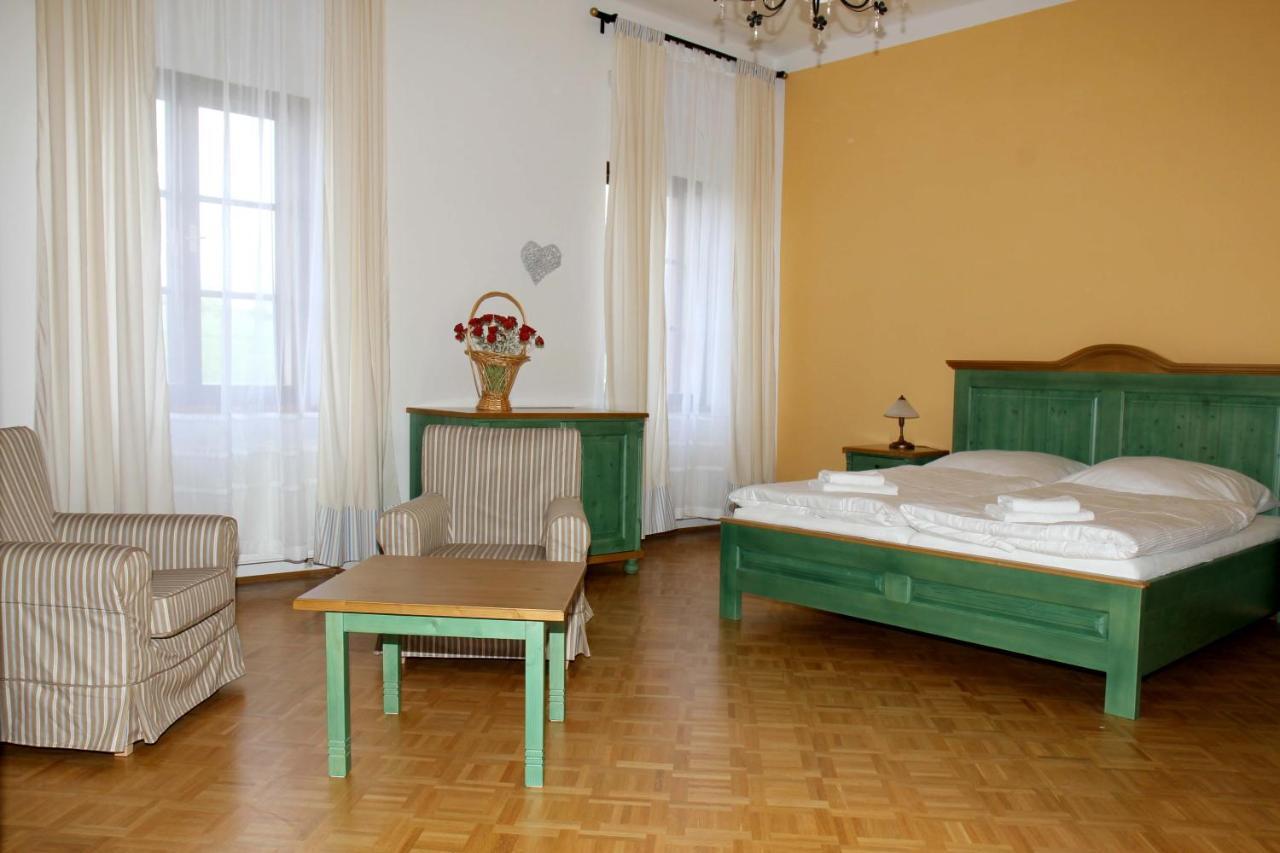 Zamek Liboun Hotel Louňovice pod Blaníkem Eksteriør billede