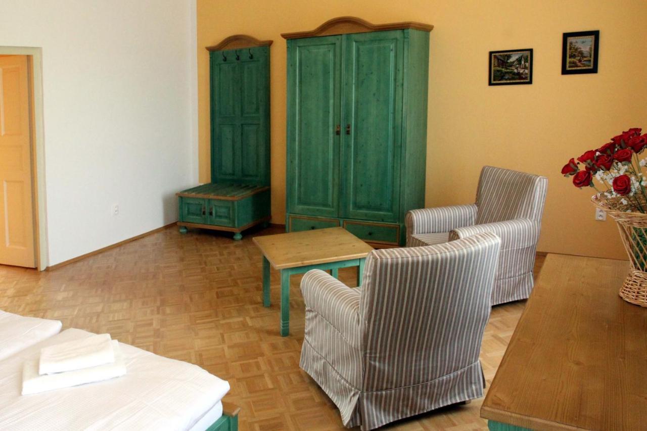 Zamek Liboun Hotel Louňovice pod Blaníkem Eksteriør billede