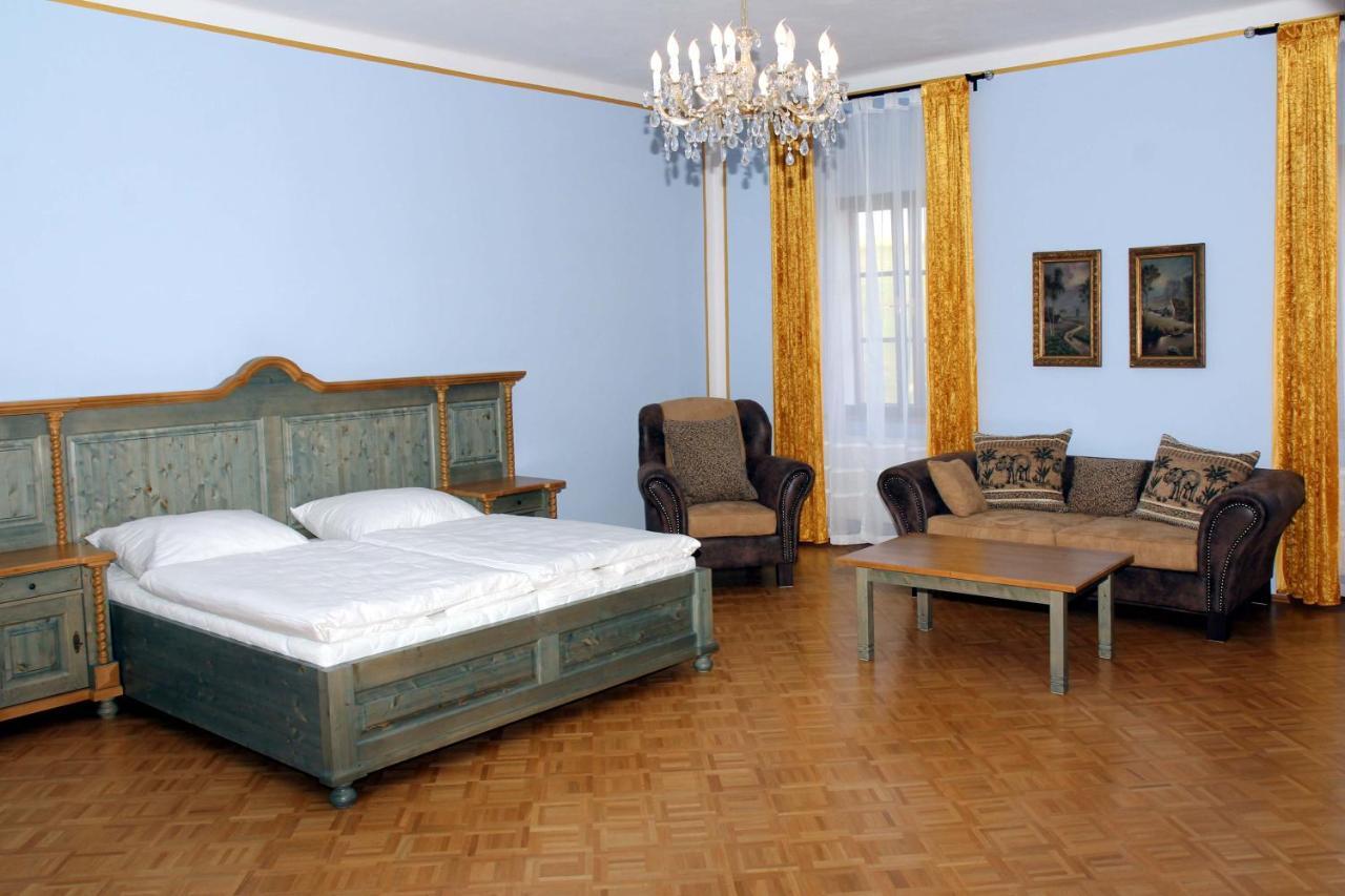 Zamek Liboun Hotel Louňovice pod Blaníkem Eksteriør billede